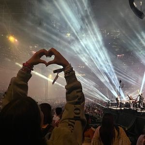 Meet your Posher, Genesie